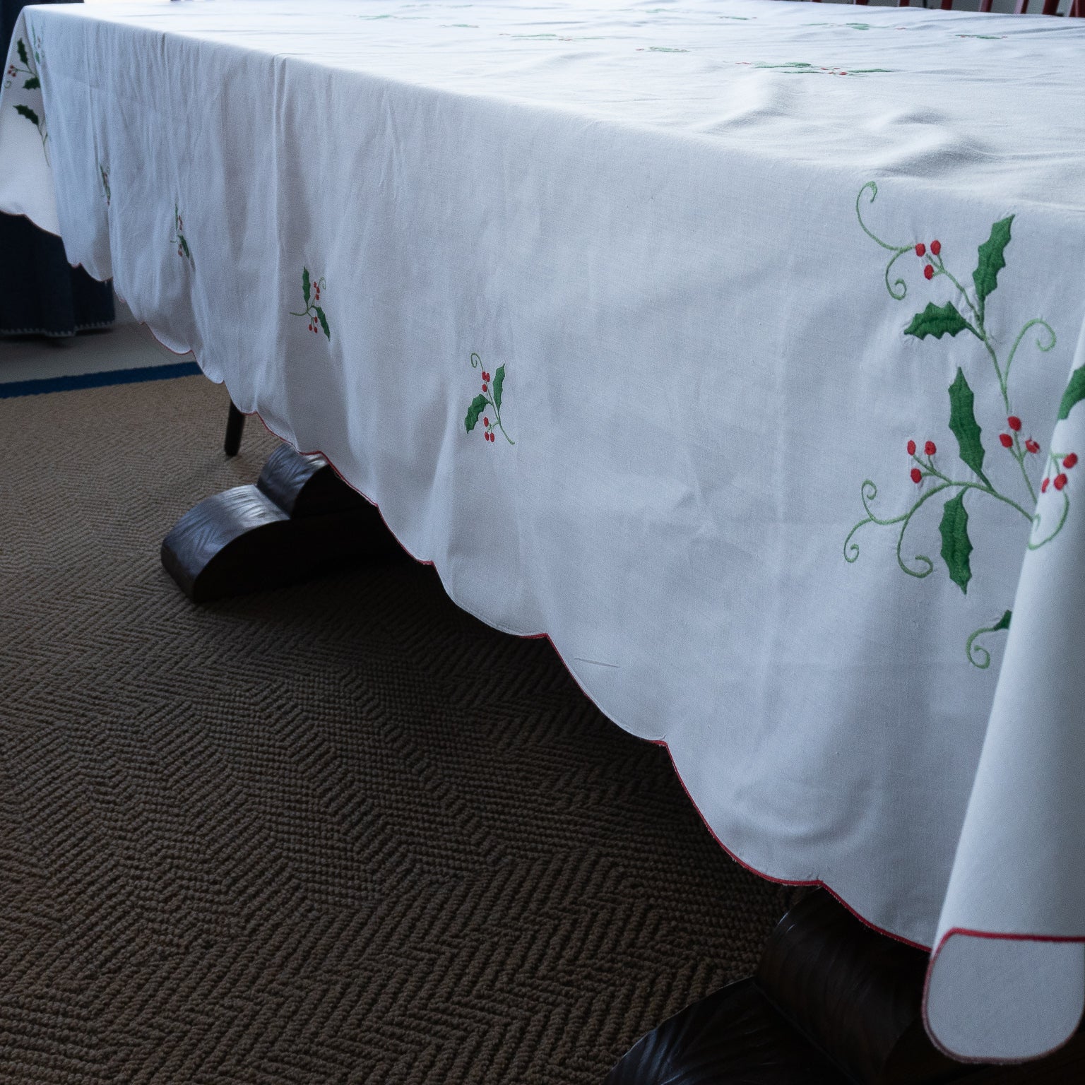 Embroidered Holly and Berry Tablecloth - Homekeep Studio